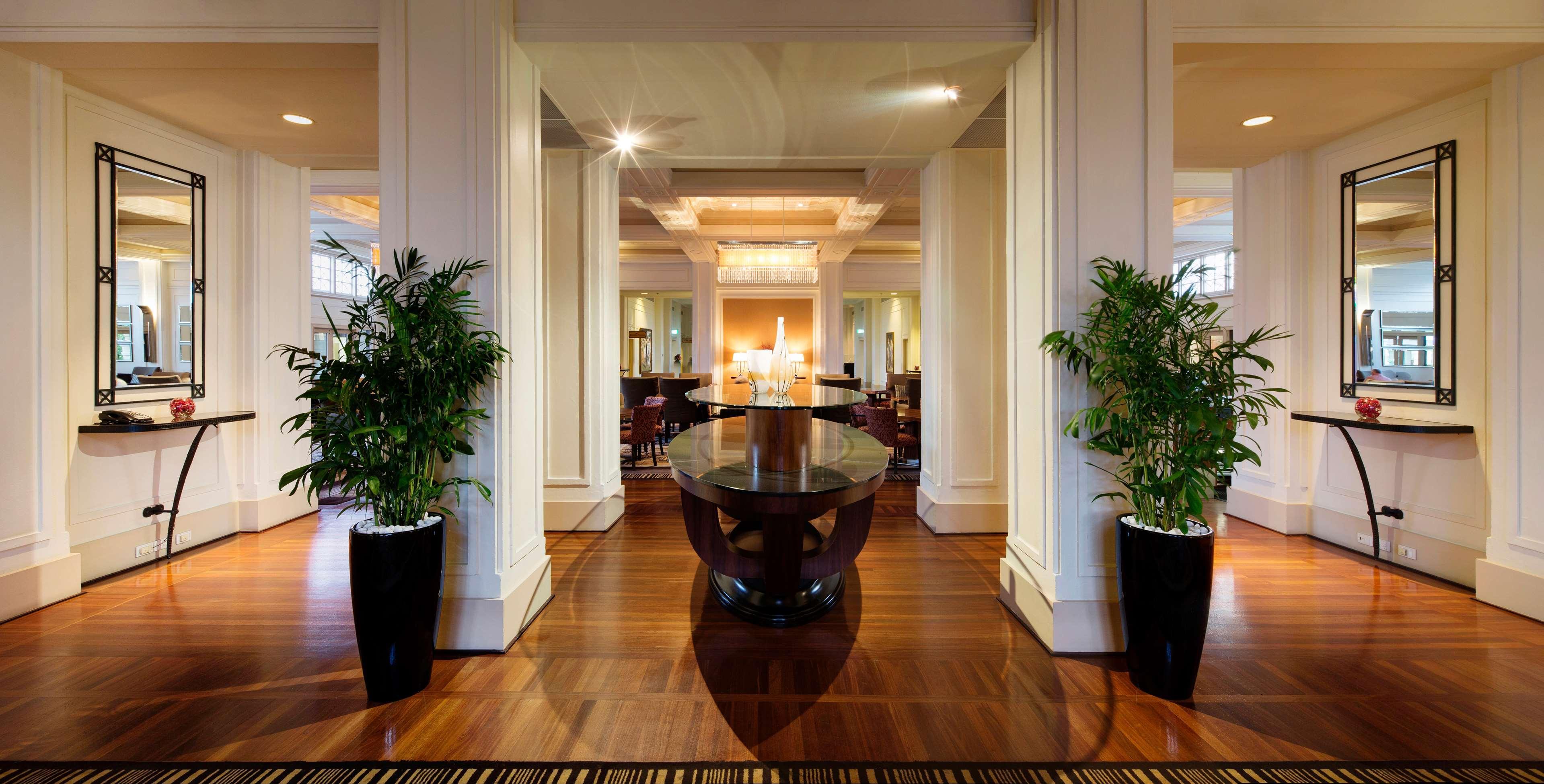 Hyatt Hotel Canberra - A Park Hyatt Hotel Buitenkant foto Interior of the hotel